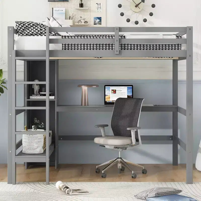 Letto a soppalco full size con scaffali multifunzione e scrivania sotto il letto