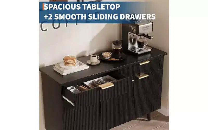 Mobile buffet credenza da 47 pollici con contenitore, ampio mobiletto da bar per caffè con 3 ante scanalate e 2 cassetti, ripiani regolabili, finitura nera