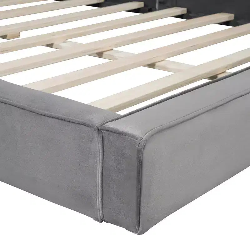 Letto a piattaforma Queen Size in velluto, letto imbottito a terra con telaio solido per bambini e adulti