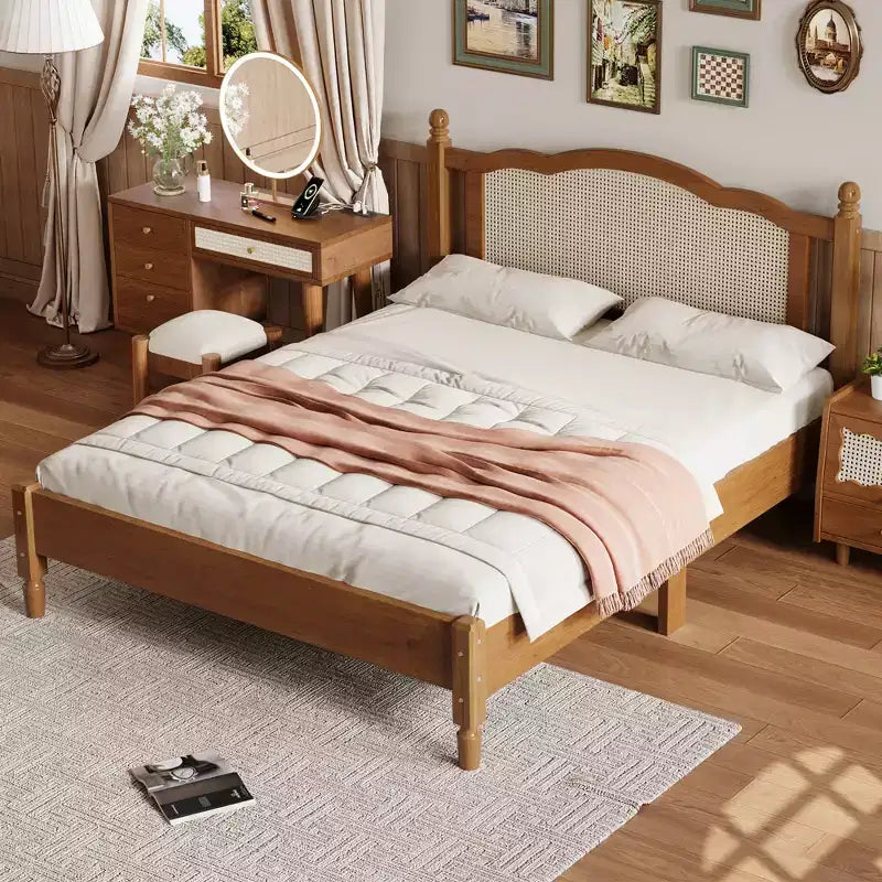 Letto matrimoniale con struttura in legno e testiera in rattan naturale, telaio vintage con supporto a doghe, noce